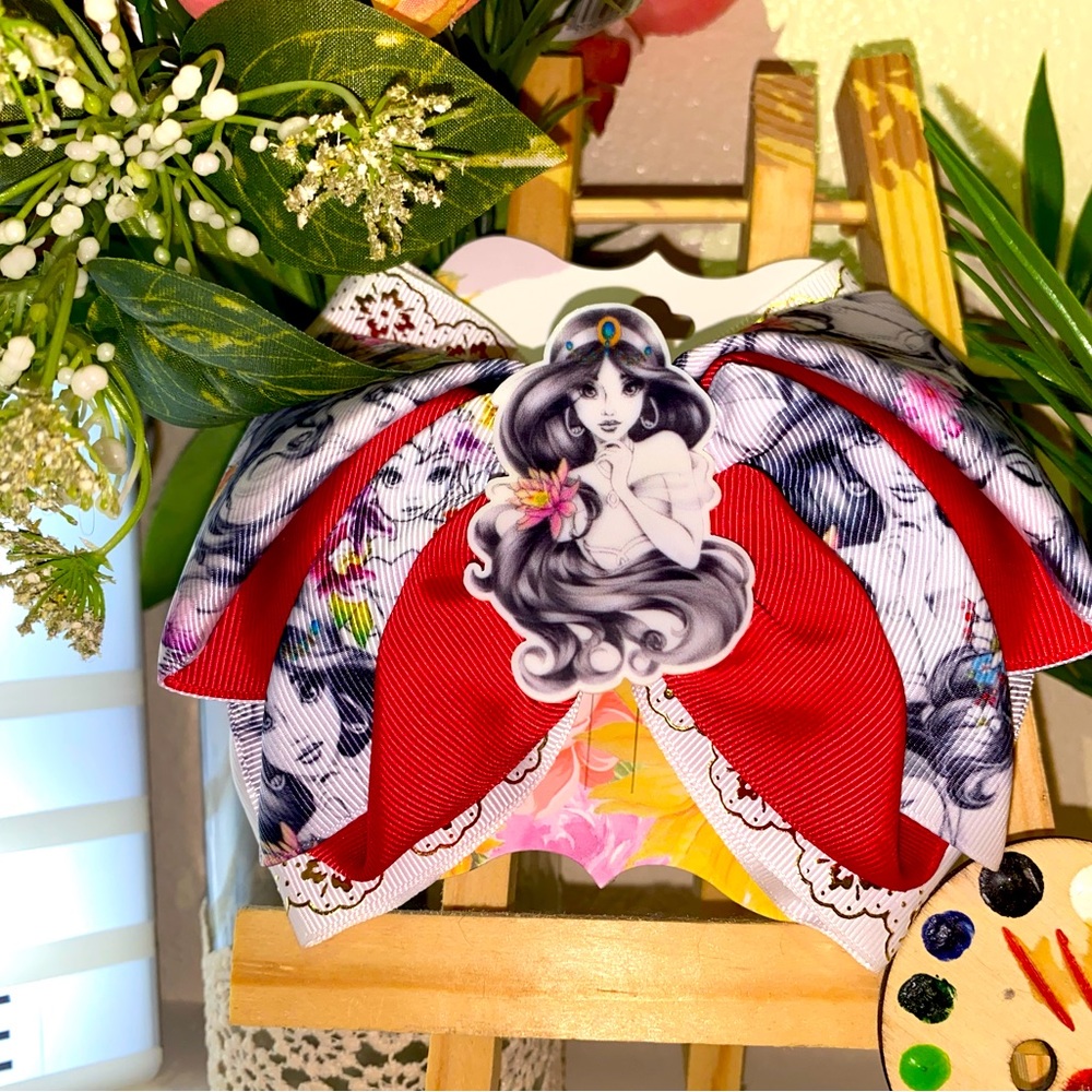 Jasmine Bow